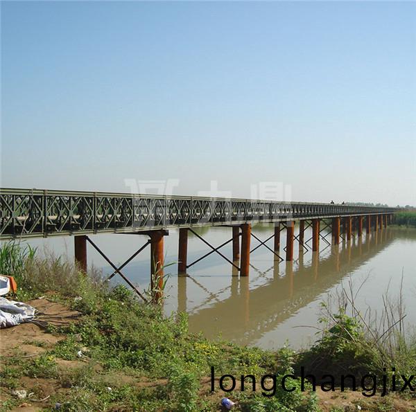 貝雷橋進(jin)行(xing)除鏽措(cuo)施防止斷裂(lie)